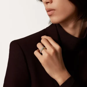 Classic Trinity Ring, Diamonds - B4236000 3