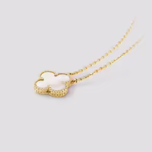 Vintage Alhambra Pendant, Yellow Gold, Mother of Pearl VCARA45900