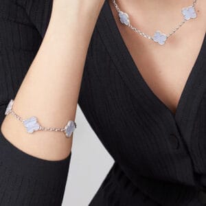 Vintage Alhambra Bracelet, 5 Motifs, Chalcedony, White Gold VCARD34700